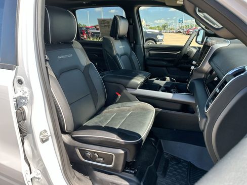 Used 2025 RAM 1500 Laramie w/ Night Edition image 25