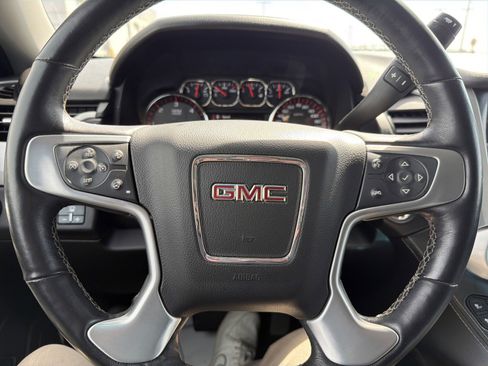 Used 2016 GMC Yukon XL SLT w/ Open Road Package AWD/4WD image 25