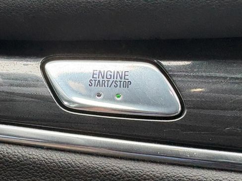 Used 2022 Buick Enclave Essence w/ Sport Touring Edition AWD/4WD image 12