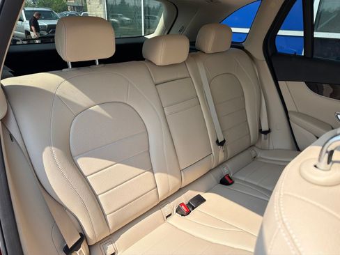 Used 2021 Mercedes-Benz GLC 300 4MATIC image 24