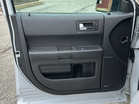 Used 2019 Ford Flex SE FWD image 13