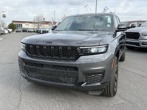 New 2025 Jeep Grand Cherokee L Altitude image 10