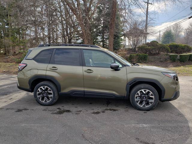 Used 2026 Subaru Forester Premium AWD/4WD image 2