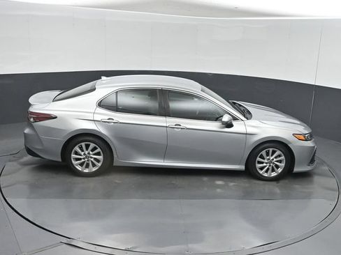 Used 2022 Toyota Camry LE FWD image 41