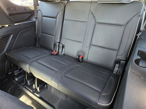 Used 2021 Chevrolet Tahoe Premier w/ Premium Package image 19