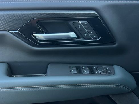 New 2026 GMC Yukon AT4 w/ AT4 Premium Package AWD/4WD image 9