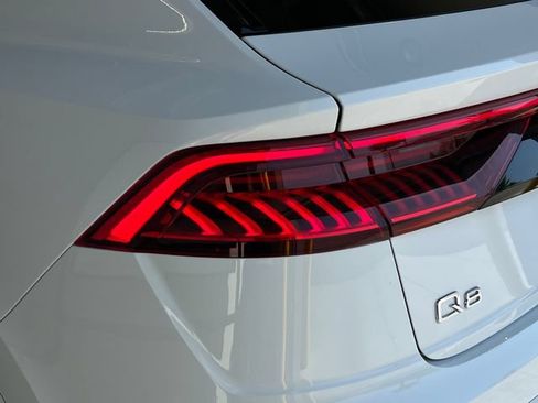 Used 2019 Audi Q8 Prestige AWD/4WD image 18