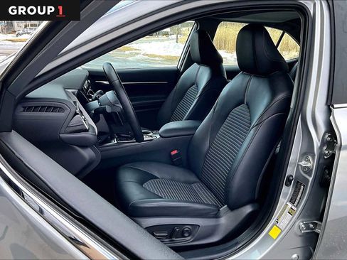 Certified 2022 Toyota Camry SE image 8