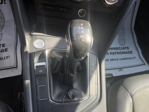 Used 2022 Volkswagen Taos SE FWD image 20