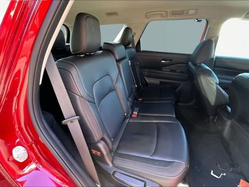 Used 2023 Nissan Pathfinder SL image 17