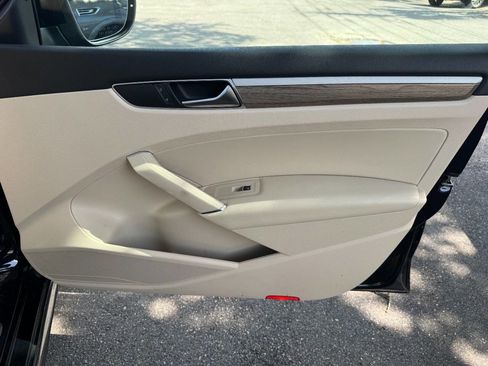 Used 2017 Volkswagen Passat 1.8T SEL Premium FWD image 46