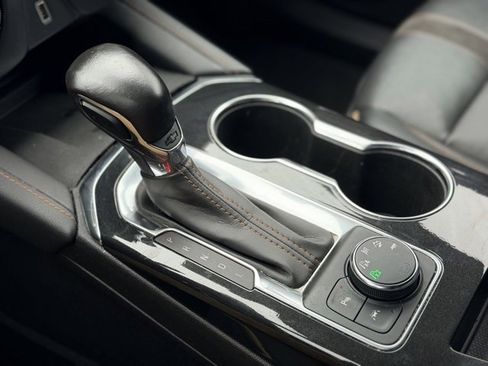 Used 2019 Chevrolet Blazer Premier w/ Driver Confidence II Package image 17