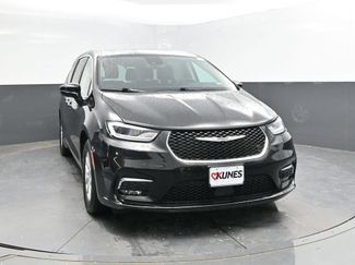 Used 2024 Chrysler Pacifica Touring-L FWD video 2