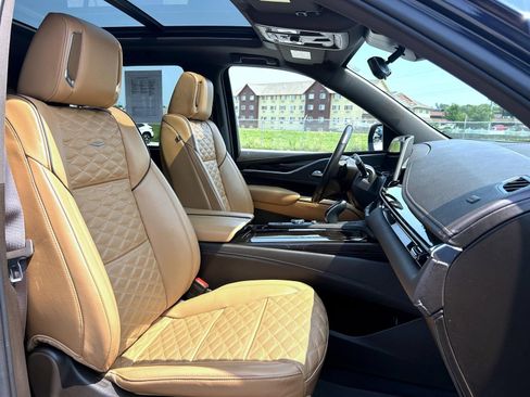 Certified 2023 Cadillac Escalade Premium Luxury AWD/4WD image 19