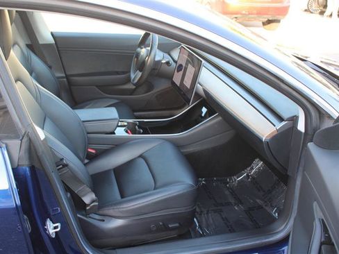 Used 2018 Tesla Model 3 Long Range image 9