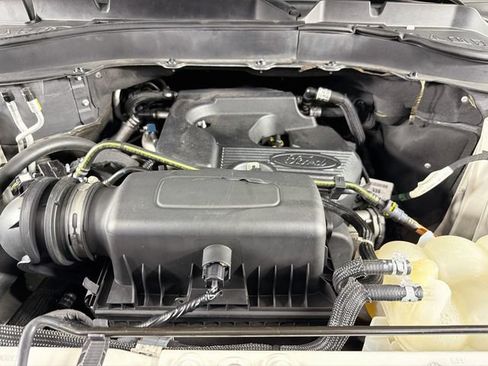 Certified 2020 Ford Explorer XLT w/ Equipment Group 202A AWD/4WD image 38