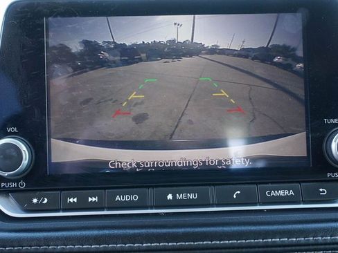 Used 2023 Nissan Rogue S image 23