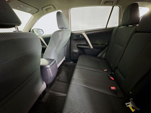 Used 2018 Toyota RAV4 LE w/ All Weather Liner Package AWD/4WD image 22