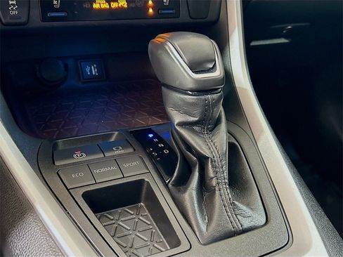 Used 2023 Toyota RAV4 Limited image 14