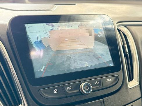 Used 2018 Chevrolet Malibu LT w/ Leather Package image 15