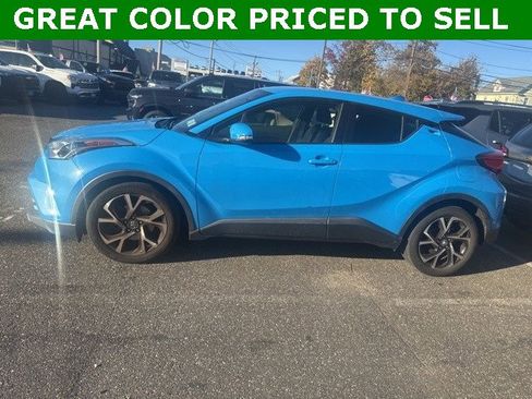 Used 2019 Toyota C-HR XLE image 4