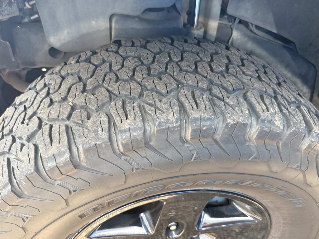 Used 2017 Jeep Wrangler Unlimited Sport w/ Quick Order Package 24S AWD/4WD image 6
