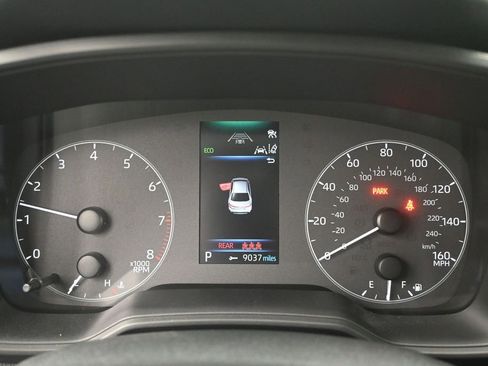 Used 2025 Toyota Corolla SE FWD image 9