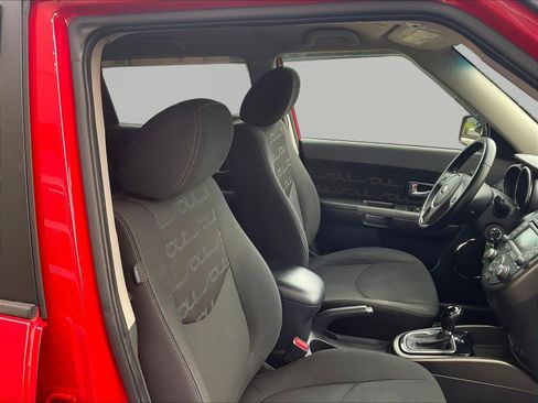 Used 2013 Kia Soul + w/ Audio Pkg FWD image 27