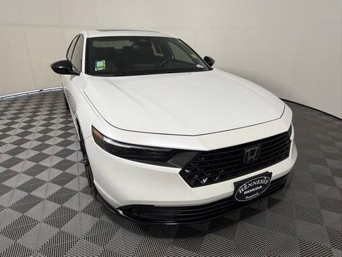 Used 2024 Honda Accord Sport image 8