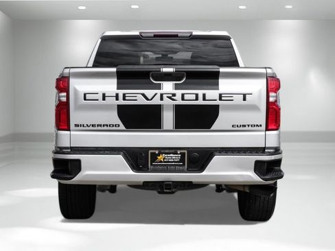 Used 2021 Chevrolet Silverado 1500 Custom w/ Rally Edition image 8