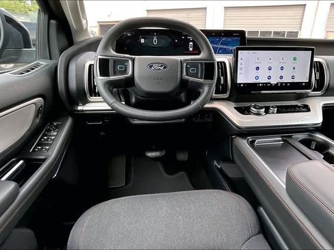 Certified 2025 Ford Expedition Active RWD image 6