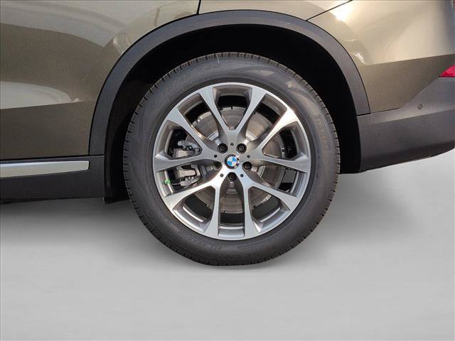Certified 2026 BMW X5 xDrive50e w/ Climate Comfort Package AWD/4WD image 10