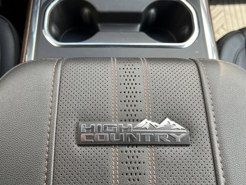Used 2024 Chevrolet Silverado 2500 High Country w/ High Country Premium Package AWD/4WD image 21
