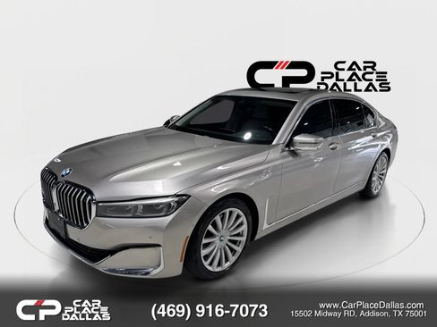 Used 2022 BMW 740i w/ Luxury Rear Seating Package RWD image 2