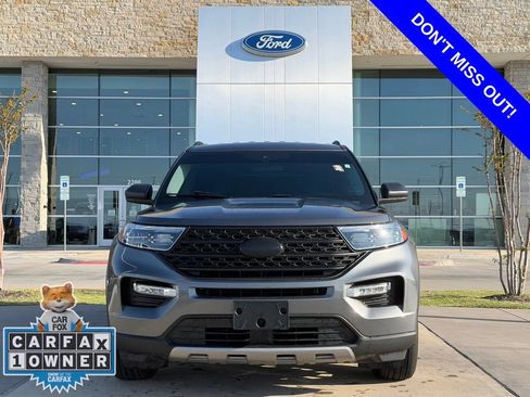 Used 2023 Ford Explorer XLT w/ Equipment Group 202A RWD image 2