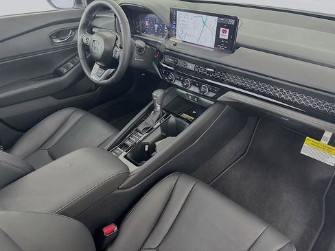 Used 2025 Honda Accord Touring image 39