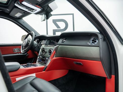 Used 2019 Rolls-Royce Cullinan AWD/4WD image 19