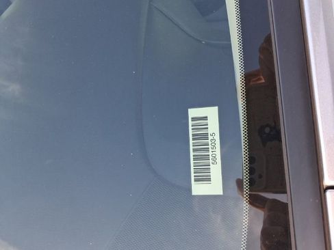 Used 2025 Toyota Sienna LE FWD image 12