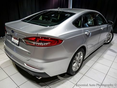 Used 2019 Ford Fusion SE image 11