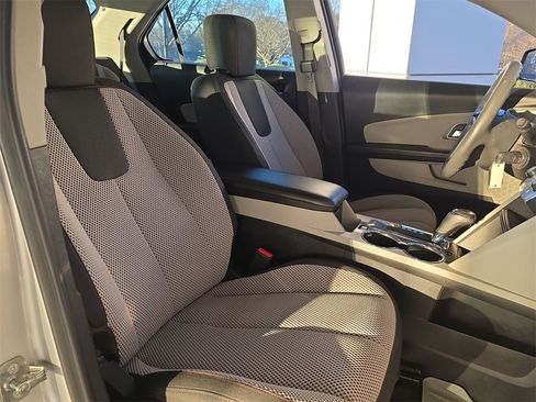 Certified 2017 Chevrolet Equinox LS image 24