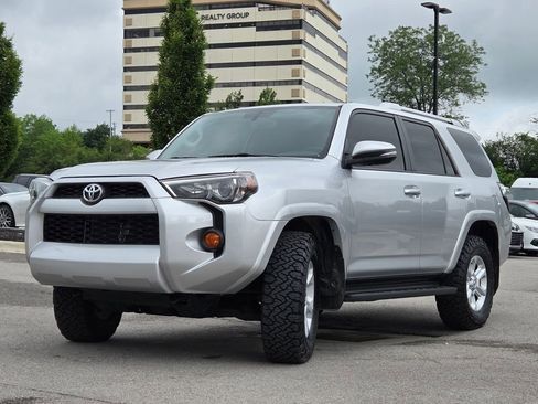 Used 2016 Toyota 4Runner SR5 Premium AWD/4WD image 25