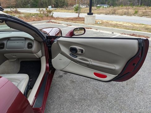 Used 2003 Chevrolet Corvette Convertible w/ Preferred Equipment Group1 image 40