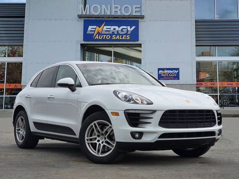 Used 2015 Porsche Macan S image 1