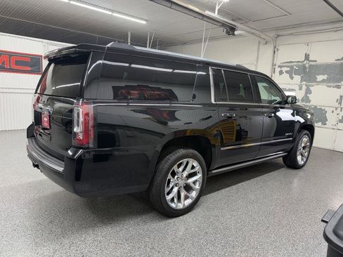 Used 2019 GMC Yukon XL Denali AWD/4WD image 7
