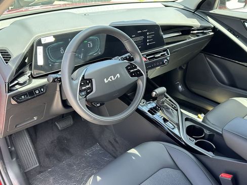 New 2026 Kia Niro EX FWD image 14