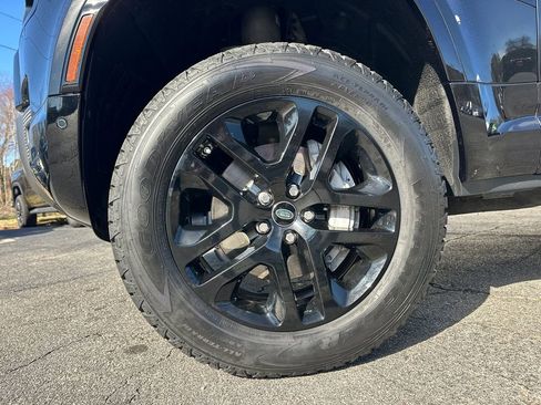 Used 2021 Land Rover Defender 110 X-Dynamic SE image 12