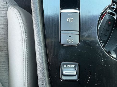 Certified 2023 Nissan Rogue SV FWD image 19