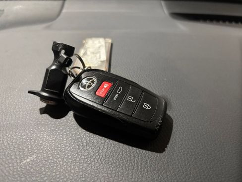 Used 2025 Toyota Camry SE FWD image 20