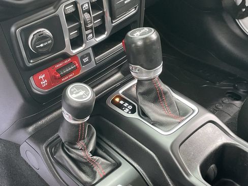 Used 2019 Jeep Wrangler Unlimited Rubicon AWD/4WD image 36
