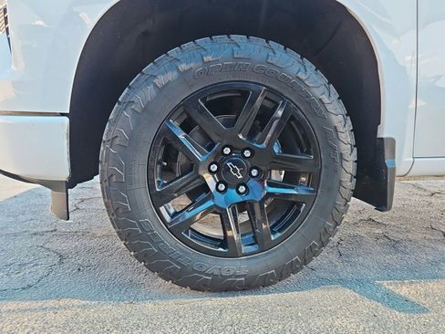 Used 2023 Chevrolet Silverado 1500 RST AWD/4WD image 30